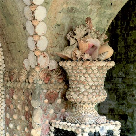 Shell Grottos – Directorio Deco by Gloria Gonzalez British Country House, Mermaid Palace, Shell Grotto, Shell Furniture, Bayou House, Phoenix Reborn, Woburn Abbey, Banqueting House, Seashell Decor