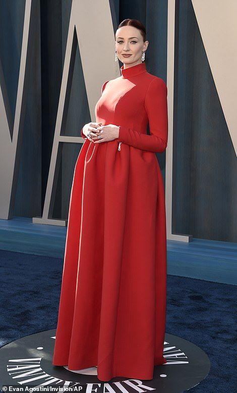 Pregnant Red Carpet Looks, Pregnant Actress, Ciaran Hinds, Jonny Greenwood, Oscars Party, Sienna Miller, Oscar Party, Red Gowns, Anya Taylor Joy