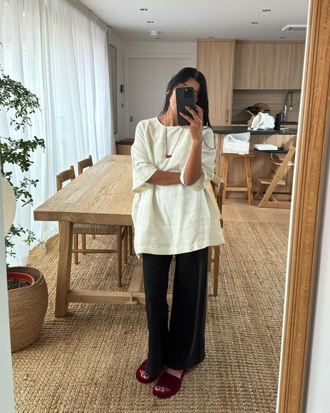 Monikh (@monikh) • Instagram-foto's en -video's Scandinavian Work Outfit Summer, Summer Work Outfits, Dressy Travel Outfits, Nordic Summer Outfit, Crinkle Pants Outfit, Gender Reveal Outfit For Guest Casual, Wfh Outfits Summer, Burgundy Velvet, Mode Inspo