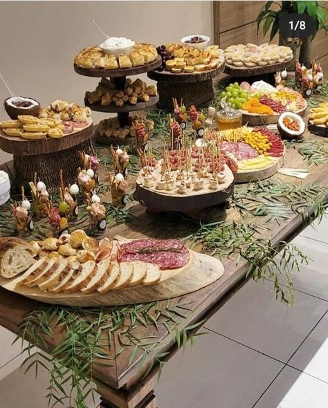 Appetizer Display, Party Food Bar, Buffet Table Decor, Harvest Fest, Party Food Buffet, Catering Ideas Food, Wedding Buffet, Charcuterie Recipes, Easy Food Art