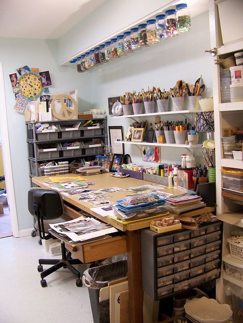 Work Space, by Charity Hofert, via Flickr Studio Seni, Rangement Art, Ruangan Studio, Art Studio Storage, Cool Office Space, Art Studio Space, Art Studio Organization, Art Studio Room, Art Studio Design