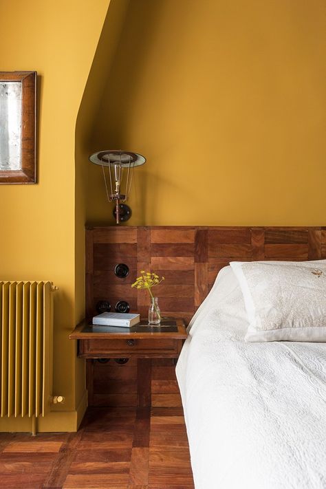 Yellow Paint Ideas - Yellow Living Rooms, Bedrooms, Interiors (houseandgarden.co.uk) Yellow Bedroom Walls, Mustard Yellow Bedrooms, Mustard Walls, Revere Pewter, Yellow Room, Yellow Living Room, Bedroom Wall Colors, Yellow Interior, Yellow Bedroom