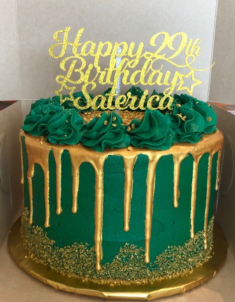 Cakes Green Birthday, Green Cake With Gold Drip, Green Velvet Cake Design, Green And Gold 50th Birthday Cake, Green Gold And Black Birthday Party, Green And Yellow Birthday Cake, Emerald And Gold Birthday Cake, Green And Gold Birthday Cake For Women, Green And Yellow Cake Ideas