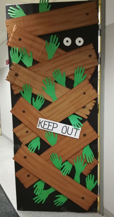 School Halloween Door Decorating Contest, Hollow Web Door Decoration, Keep Out Halloween Door Decorations, Paper Decor Halloween, Halloween Classroom Door Middle School, Haloween Decoracion School, Hallowen Ideas For Classroom Door, Door Contest Halloween, Diy Halloween Decor Indoor