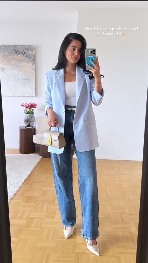 Work Meeting Outfits, Light Blue Blazer Outfits For Women, Samira Safi, Casual Bar Outfits, Meeting Outfit, Bar Outfits, Professional Outfits Women, Business Outfits Women, Casual Day Outfits