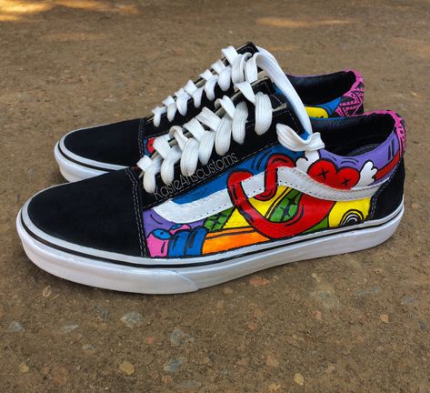 Shoes Costumized, Painted Vans Old Skool, Vans Custom Ideas, Custom Sneakers Vans, Vans Shoes Custom, Custom Vans Old Skool, Vans Old Skool Custom, Cool Vans Shoes, Customised Vans