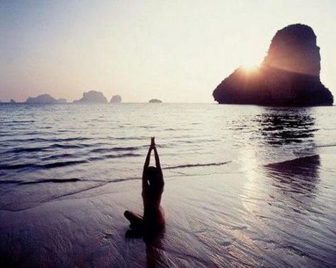 Morning Motivation (20 Photos) - Suburban Men Espiritual Aesthetic, Yoga Kundalini, Surf Lifestyle, Qi Gong, Surf Lesson, Ocean Sunset, Kundalini Yoga, Gongs, Morning Motivation