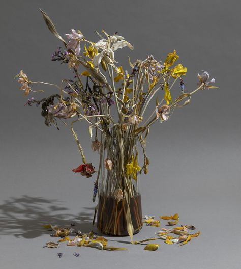 Decaying Flowers, Wilting Flowers, Decay Art, Wilted Flowers, Dead Flowers, State Of Decay, Piskel Art, Growth And Decay, Colossal Art