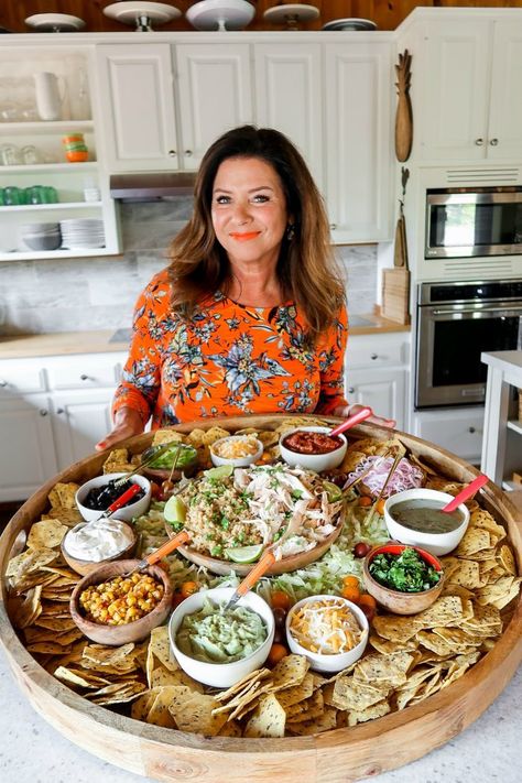 Taco Bowl Bar, Taco Bar Board, Super Bowl Taco Bar, Dinner Boards Ideas, Taco Tray Ideas, Souper Bowl Luncheon, Superbowl Dinner Ideas, Taco Board Ideas, Taco Charcuterie Board Ideas