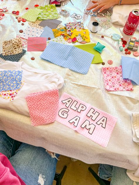 Cute Sisterhood Event Ideas, Social Chair Ideas Sorority, Sisterhood Themes Sorority, Fun Sorority Activities, Sorority Events Ideas, Sorority Sisterhood Retreat Ideas, Cob Events Sorority Ideas, Sorority Vision Board, New Member Retreat Ideas