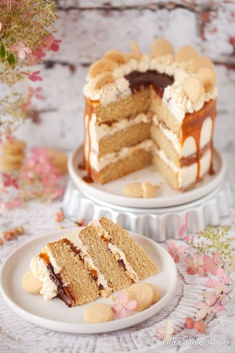 Millionaire Cake, Shortbread Cake, Millionaire's Shortbread, Homemade Shortbread, Italian Buttercream, Caramel Shortbread, Chocolate Ganache Recipe, Millionaire Shortbread, Cake Layers