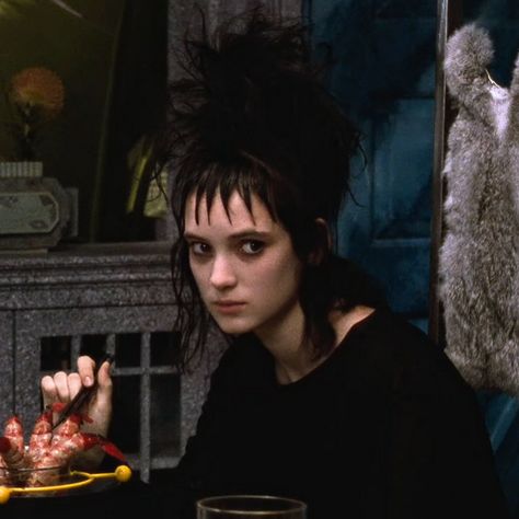 Winona Ryder - Lydia Beetle Juice Winona Ryder, Winona Rider Beetle Juice, Lydia Pfp Beetlejuice, Lydia Beetlejuice Hair, Movie Moments Iconic, Beetlejuice Lydia Art, Lydia Deetz Quotes, Halloween Costumes Black Hair And Bangs, Winona Ryder Lydia Deetz