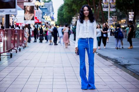 Street-Style: Singapore Fashion Week Yoyo Cao Singapore Street Style, Singapore Street, Singapore Style, Yoyo Cao, Singapore Fashion, Dion Lee, Victoria Beckham, Singapore, Tent