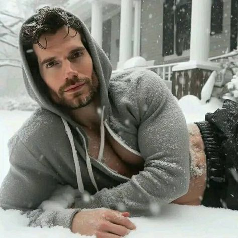 Chris Evans Gay, Superman Cavill, Henry Cavill Tumblr, Henry Superman, Ideal Male Body, Fashion Cowok, Henry Cavill News, Gay Aesthetic, Men's Muscle