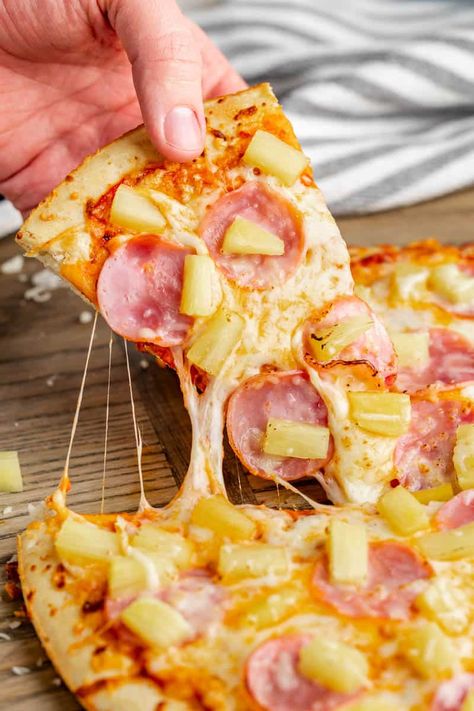 Hawaiian Pizza - The Stay At Home Chef Homemade Hawaiian Pizza, Hawaiian Pizza Recipe, Pizza Toppings Combinations, Pizza Buffet, Delicious Pizza Recipes, Ham Pizza, Leftover Pizza, Hawaii Food, Dairy Free Cheese