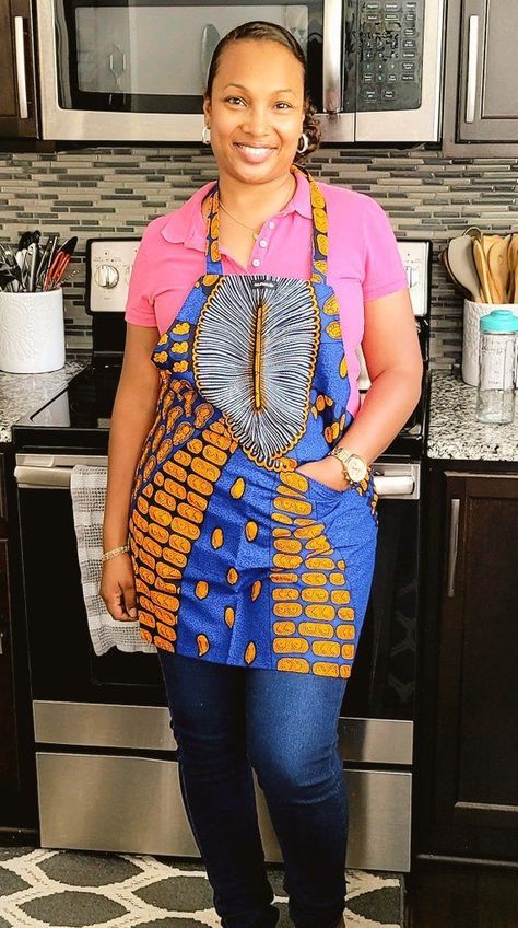 Aprons from soulPhoodie in African prints. They're not only practical and gorgeous, they support an amazing Black-owned business #blackowned #aprons #foodgifts #hostessgift Shweshwe Aprons, Apron Photoshoot, Xhosa Traditional Aprons, Spiderman Canvas Art, Ankara Kitchen Aprons, Spiderman Canvas, African Costume Amazon.com, Cooking Apron Custom, Four Kids