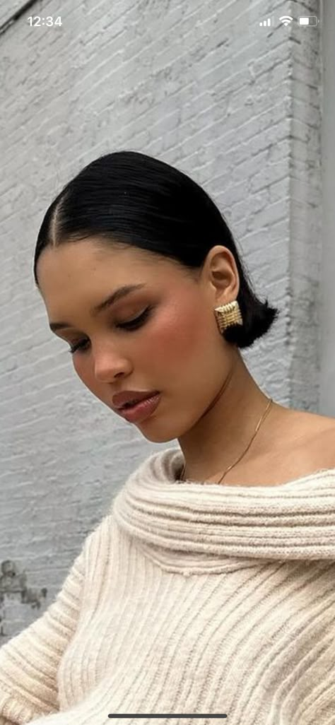 Nara Smith Makeup, Nara Smith Modeling, Nara Smith Style, Nara Smith Hair, Nara Smith Aesthetic, Nara Smith Outfits, Nara Aziza, Short Haircuts Black Hair, Nara Smith