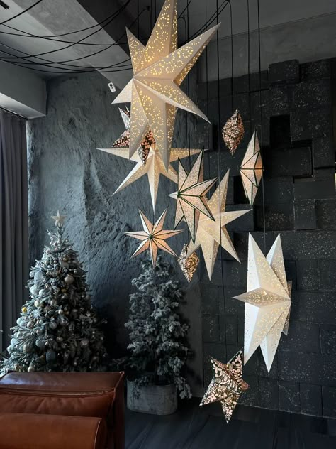 #newyear #christmas #december #decemberaesthetic #winter #snow New Year Shop Window Decoration, Winter Stage Decorations, Anthropologie Christmas Display, Winter Window Display, Recycled Christmas Decorations, Winter Party Decorations, Holiday Window Display, Christmas Stage, Ornament Wall