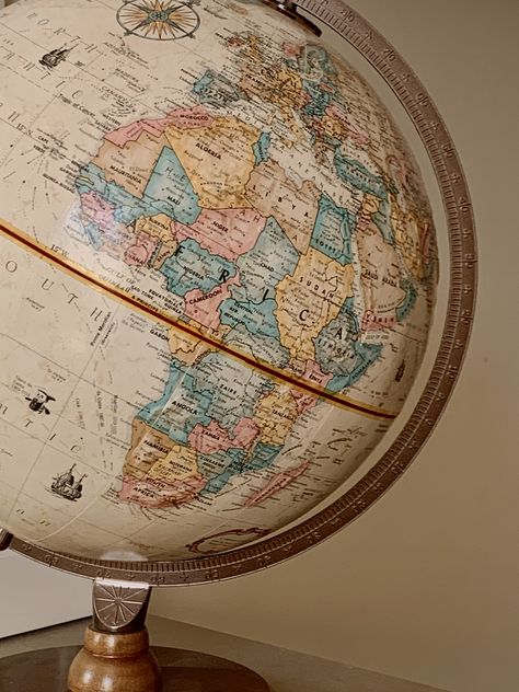 Globe Asthetic Picture, Old Globe Aesthetic, Vintage Globe Aesthetic, World Aesthetic Globe, Earth Globe Aesthetic, Geopolitics Aesthetic, Vintage World Map Aesthetic, Cultures Aesthetic, World History Aesthetic