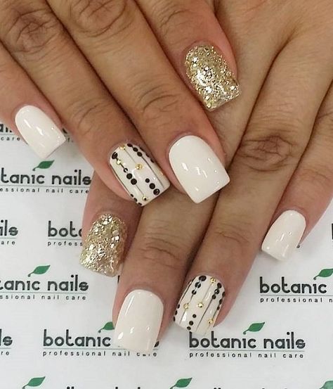 White and gold with a touch of black looks fantastic and go with almost any colored dress. Pamper your nails with this neat design. Botanic Nails, Tape Nail Art, Nail Art Stripes, Apply Makeup, Striped Nails, Nails Desing, Fancy Nails, Nail Polishes, Gold Nails