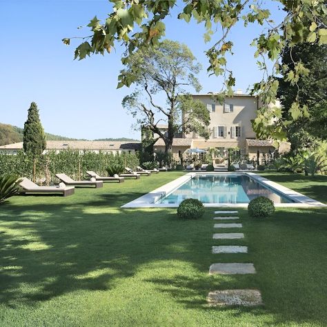 Villa South Of France, Vineyard Vacation, Villas In Italy, Big Bedrooms, Slice Of Heaven, The South Of France, South Of France, The South, Vacation Home