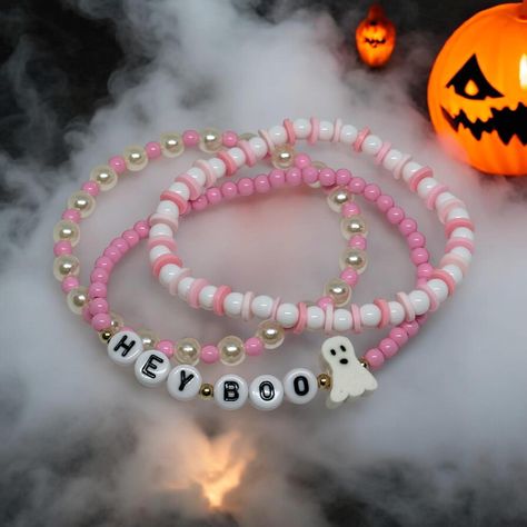 Hey Boo Ghost Beaded Bracelet  Please select your size and style before checkout  ☆ 𝙲𝙰𝚁𝙴 ☆ To maintain the quality of your SimplyjustKnotted piece,  -avoid direct contact with perfumes, lotions, and other chemicals  -remove when bathing, showering, swimming and sleeping  ☆𝚀𝚄𝙴𝚂𝚃𝙸𝙾𝙽𝚂☆ If you have any questions, please feel free to send me a message. I want you to love your pieces as much as I love making them❤️ Have fun picking out your favorite piece! ☆𝚂𝙸𝚉𝙴𝚂☆ Standard (non-specified) size will be 6.5 inches  6"kids/tween 6.5" standard woman 7" 7.5" me 8" standard men ☆Children Sizes☆ 4-5 Yrs- 5.75 inches 6-7 Yrs- 6 inches 8-9 Yrs- 6.25 inches 10-11 Yrs-6.5 inches 12-14 Yrs 6.75 inches Pink Halloween Bracelet, Beaded Halloween Jewelry, Spooky Bracelet, Bracelets Preppy, Bracelets Kandi, Halloween Beaded Jewelry, Diy Kandi Bracelets, Holiday Bracelets, Halloween Bracelet