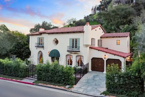 Stunning 1920s Spanish colonial revival in the Los Feliz Oaks asking $3.45M - Curbed LA Bel Air Mansion, Spanish Colonial Revival, Mediterranean Architecture, Revival Architecture, Spanish Architecture, Spanish Style Homes, Spanish Revival, Colonial Revival, Spanish Colonial