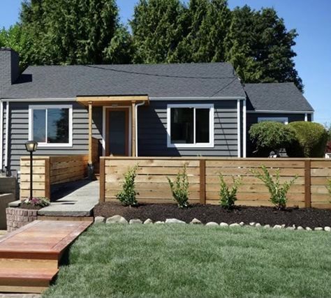 Front Yard Short Fence, Horizontal Wood Fence Front Yards, 4ft Fence Ideas Front Yard, Midcentury Fence, Small Fence Front Yard, Short Fence Ideas Front Yards, Sloped Front Yard Ideas, Low Fence Ideas, Backyard Sitting Area Ideas