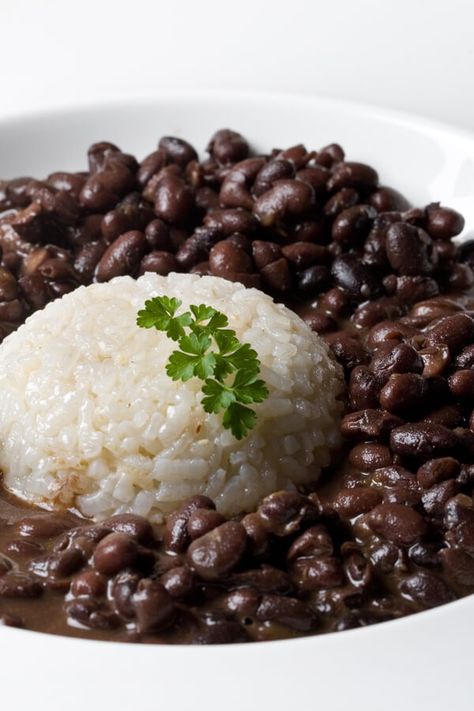 Copycat Chili's Black Beans - Made with black beans, sugar, ground cumin, chili powder, garlic powder | CDKitchen.com Cuban Black Beans, Cuban Dishes, Black Beans And Rice, Black Bean Recipes, Cuban Cuisine, Meal Prep Clean Eating, Beans And Rice, Cuban Recipes, Heart Healthy Recipes