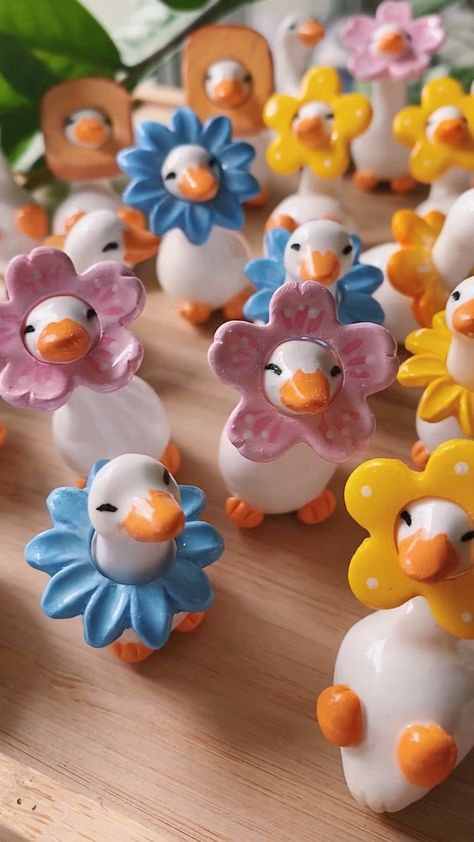 Diy Air Dry Clay, Sculpture Art Clay, Air Dry Clay Projects, Tanah Liat, Clay Diy Projects, Clay Crafts Air Dry, Polymer Clay Animals, Cute Polymer Clay, Pottery Crafts