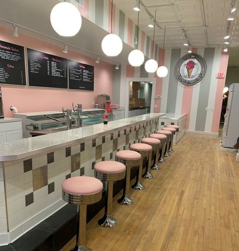 60s Ice Cream Parlor, Retro Ice Cream Shop 50s Diner, 1950s Ice Cream Shop, 70s Ice Cream Shop, Ice Cream Shop Interior Design, Retro Ice Cream Shop, Vintage Ice Cream Shop, Retro Furniture 1950s, Cuyahoga Falls Ohio