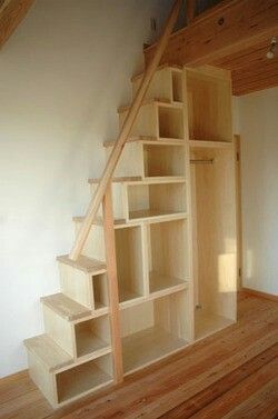 Tiny Loft House, Scale Loft, Design Casa Piccola, Tiny Loft, Tiny House Stairs, Attic Loft, Loft Stairs, Loft Ladder, Attic Stairs