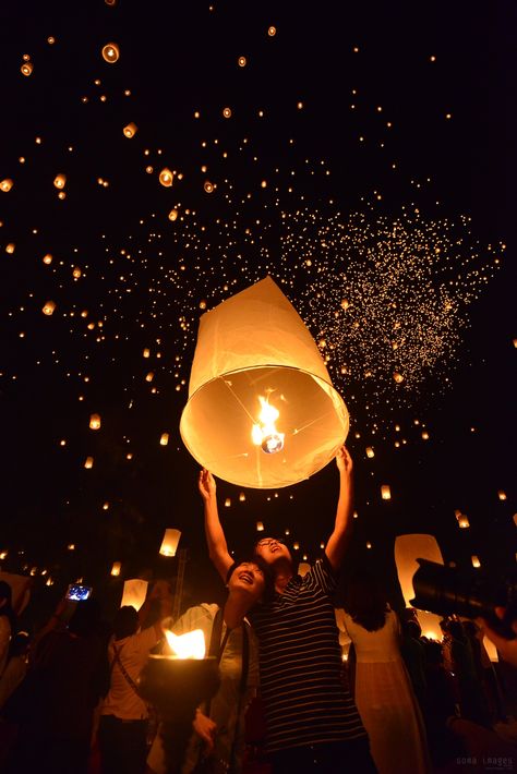 Wish Lanterns, Flying Lantern, Bonfire Party, Floating Lanterns, Sky Lanterns, Lantern Festival, Bonfire Night, White Sky, Chinese Lanterns