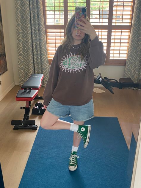 Converse With Jorts, Dark Green Converse Outfit, High Cut Outfit, Low Top Converse Outfit, Green Converse Outfit, Dark Green Converse, Converse Outfit Summer, Chunky Socks, Converse Fits