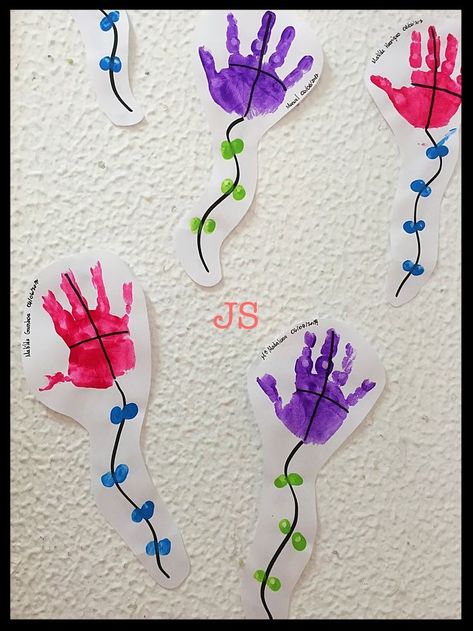 Handprint Kite Craft, April Crafts For Toddlers Spring, August Craft Ideas For Toddlers, Kite Art And Craft For Preschool, Nursery Crafts Preschool, End Of Summer Art For Toddlers, Kite Crafts For Toddlers, Preschool Rainy Day Activities, Kite Craft For Toddlers