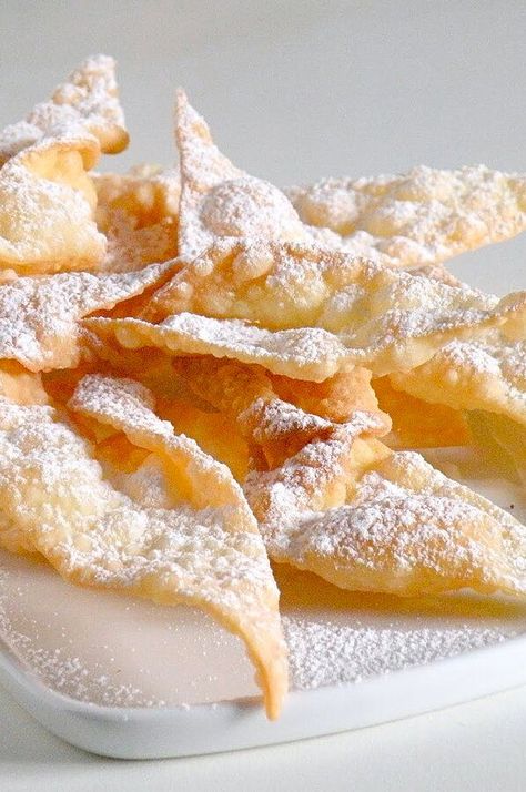 Polish Chrusciki Recipe, Chrusciki Recipe, Polish Cookies, Lithuanian Recipes, Polish Desserts, Italian Cookie Recipes, Ukrainian Recipes, Hungarian Recipes, Polish Recipes