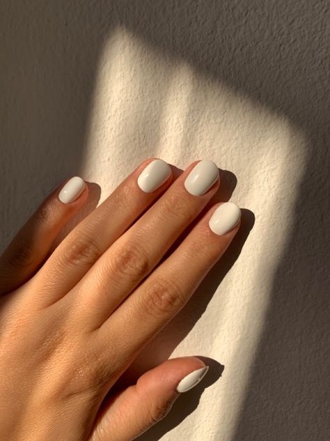 Super Short White Nails, White Nails Shellac, Shellac On Short Nails, Gelish Nails Summer, White Fingernails, Short Nails Shellac, White Shellac Nails, Short White Nails, White Shellac