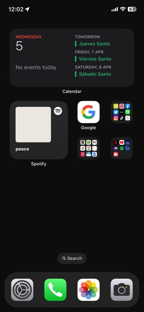 Home Screen Ideas Black, Home Screen Ideas Iphone, Clean Home Screen, Ios 16 Home Screen Ideas, Ios 16 Home Screen, Lockscreen Themes, Iphone Layout Ideas, Layout Phone, Phone Apps Iphone