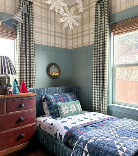 Spare Bedrooms, Winter Room, Bunk Bed Room, Cozy Beds, Christmas Decor Trends, Plaid Bedding, Toddler Bedroom, Big Kids Room, Season Decor