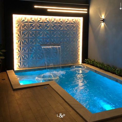 Area Piscina, Pool Design Modern, Piscinas Pequeñas, Ideas De Piscina, Mini Swimming Pool, Pool House Designs, Piscina Interior, Indoor Swimming Pool, Mini Pool