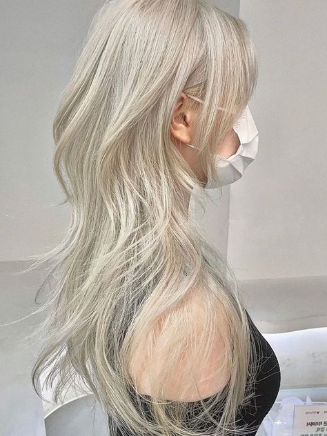 Hush Cut, Wolf Haircut, Hair Inspiration Long, Long Hairstyle, Idee Cosplay, Shoulder Hair, Trendy Hairstyle, Medium Long Hair, Pretty Hair Color