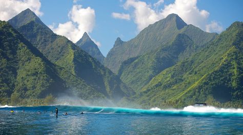 Tahiti....teahupoo  surf spot  # Surfline  Didnt surf it, but watched my bro drop in! Loved the beach! Summer Dream, In The Ocean, Pretty Places, Tahiti, Beach Life, Travel Dreams, Beautiful World, Pretty Pictures, Plein Air