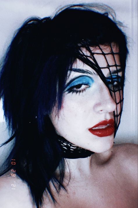 90s Punk Makeup, Glam Rock Makeup, Goth 80s, Goth Make Up, Rock Makeup, Funky Makeup, 80s Makeup, Punk Makeup, Learn Makeup