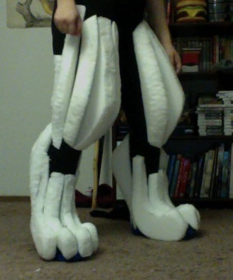 How do you attach feet to digitigrade legs?: fursuit — LiveJournal Diy Fursuit, Fursuit Paws, Fursuit Tutorial, Dragon Puppet, Cosplay Tutorial, Cosplay Diy, Fantasias Halloween, Spandex Leggings, The Plan