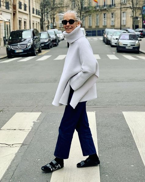 Linda Wright on Instagram: “Did I ever tell you about when I first arrived in Paris? I was 30 years old and it was the very very end of my modeling career. I decided…” Linda V Wright, Linda Wright Style, Linda Wright, Style At A Certain Age, Over 60 Fashion, Advanced Style, Ageless Style, 60 Fashion, Modeling Career