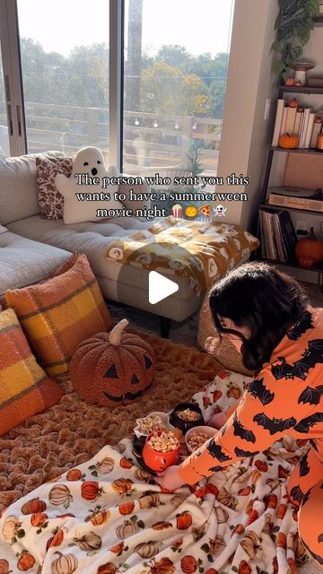 Bonnie Barton on Instagram: "Let’s have a spooky movie night and pretend it’s October! 🎃🍿🍕👻🥰 #halloweenvibes #halloweencountdown #halloweendecor   Halloween aesthetic, halloween vibes, halloween mood, halloween time, fall decor, pumpkin decor" Fall Movie Night Aesthetic, Spooky Night, Autumn To Do List, Halloween Movie Night, Spooky Movies, Halloween Countdown, Halloween Movies, Halloween Night, Autumn Aesthetic