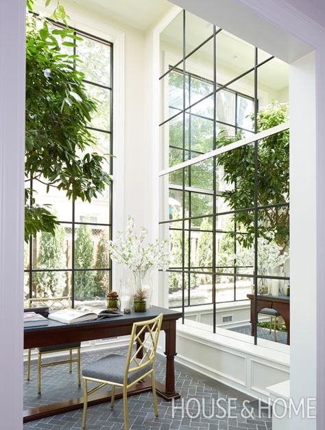 Create an atrium in your home with floor-to-ceiling mirrors. Vacation Rentals Decor, House Of Mirrors, Elizabeth Scott, Mirror Ceiling, Mirror House, Rental Decorating, Mirror Interior, Soccer Games, Floor To Ceiling Windows