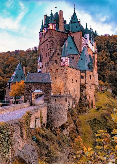 Eltz Castle-Germany. - World Landscapes | Facebook Burg Eltz Castle, Eltz Castle, Castle Germany, Group Cover Photo, Castle Estate, Rhineland Palatinate, Germany Castles, Karl Marx, Beautiful Locations Nature