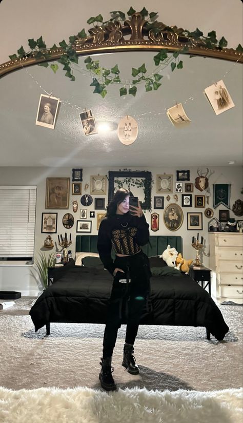 Edgy Room Aesthetic, Edgy Rooms, Claire Estabrook, Gothic Decor Bedroom, Witch Room, Vintage Shirt Dress, Halloween House Party, Dream Apartment Decor, Goth Home