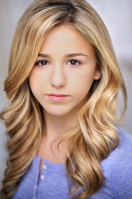 Dance Moms Headshots, Chloe And Paige, Chloe Lukasiak, Kendall Vertes, Irish Dancing Dresses, Best Friends Whenever, Dance Mom, Irish Dance, Belly Dance Costumes